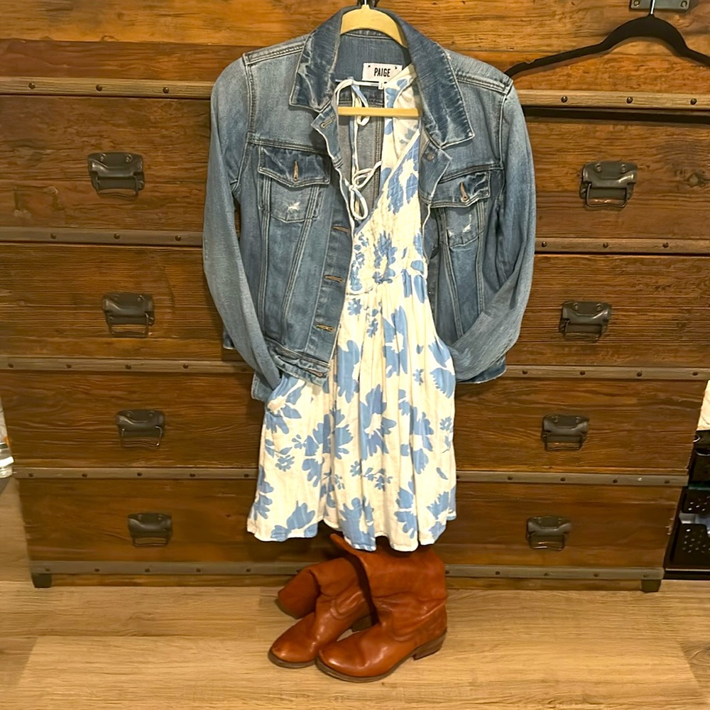 NWT!!  Adorable American Eagle Dress!